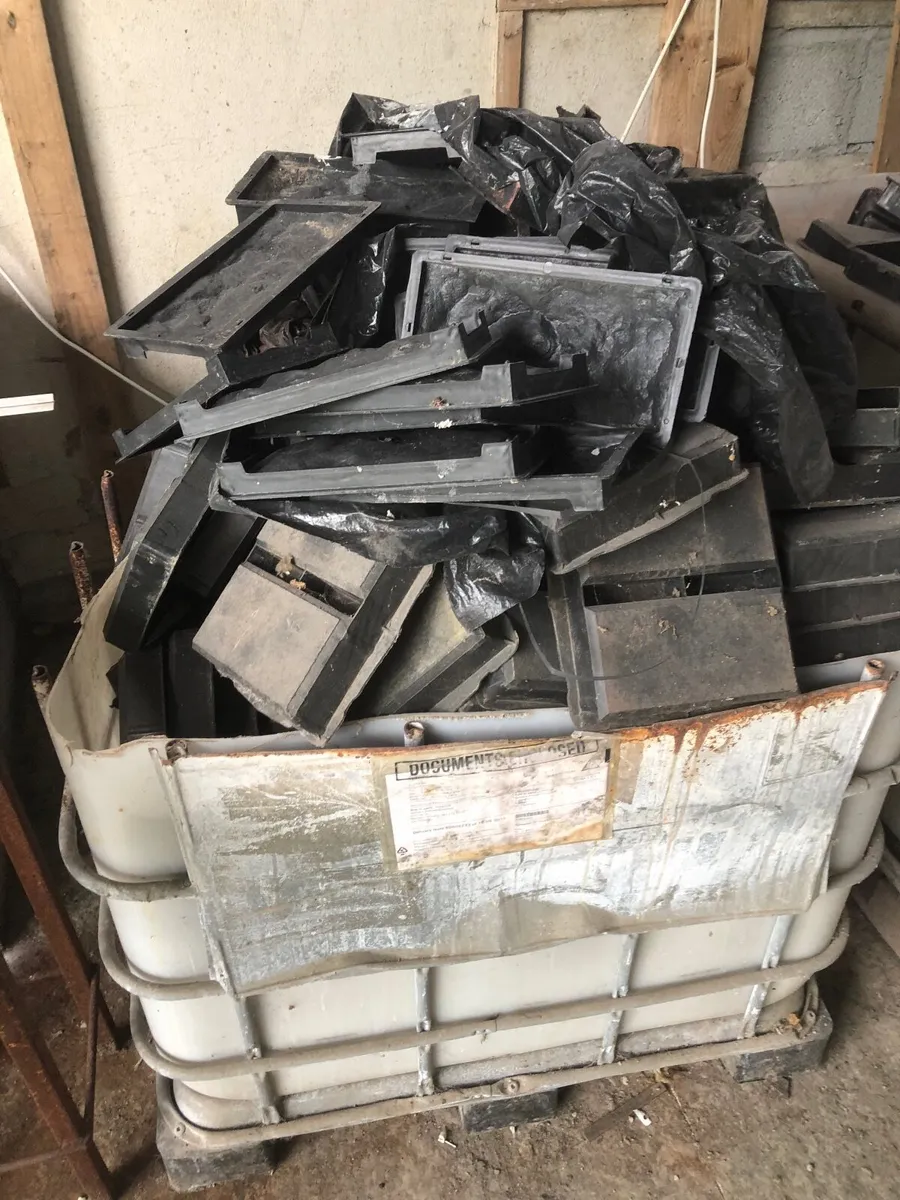 Patio paving slab moulds, possibly 500.to 800 - Image 3