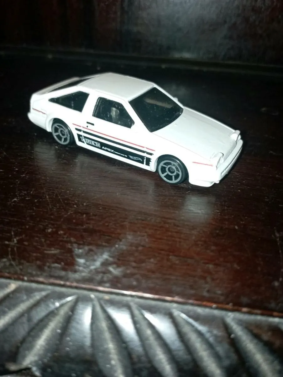 HOT WHEELS DIE-CAST MODLES CARS 1-64 SCALE - Image 2