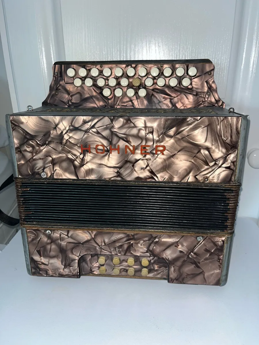 A lovely Hohner accordion looking for a quick sale - Image 2