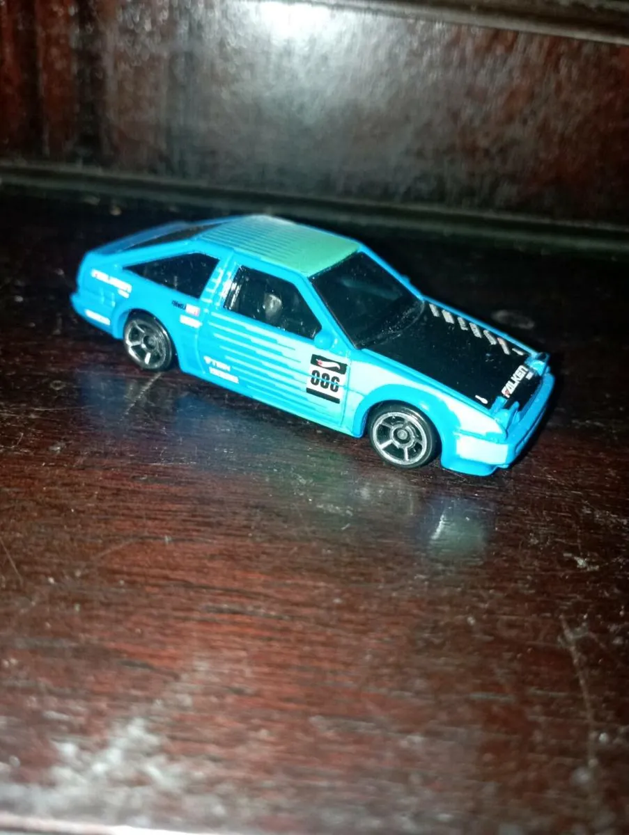 HOT WHEELS DIE-CAST MODLES CARS 1-64 SCALE - Image 4