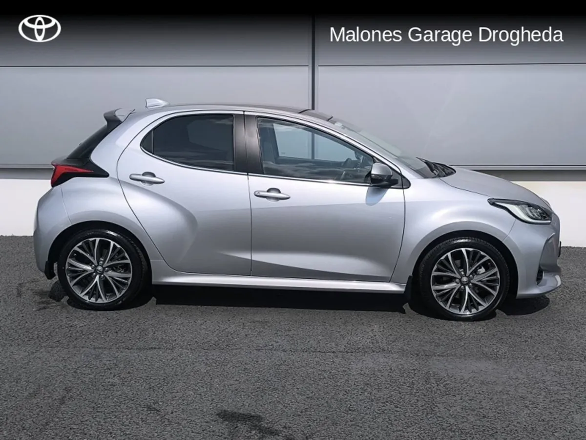 Toyota Yaris 1.5 Hybrid Platinum Call Now 041 980 - Image 3