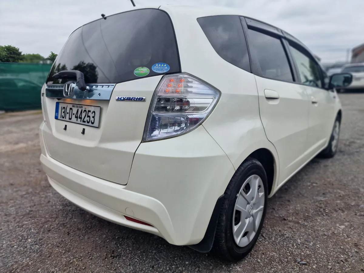 Honda Fit 2013 - Image 2