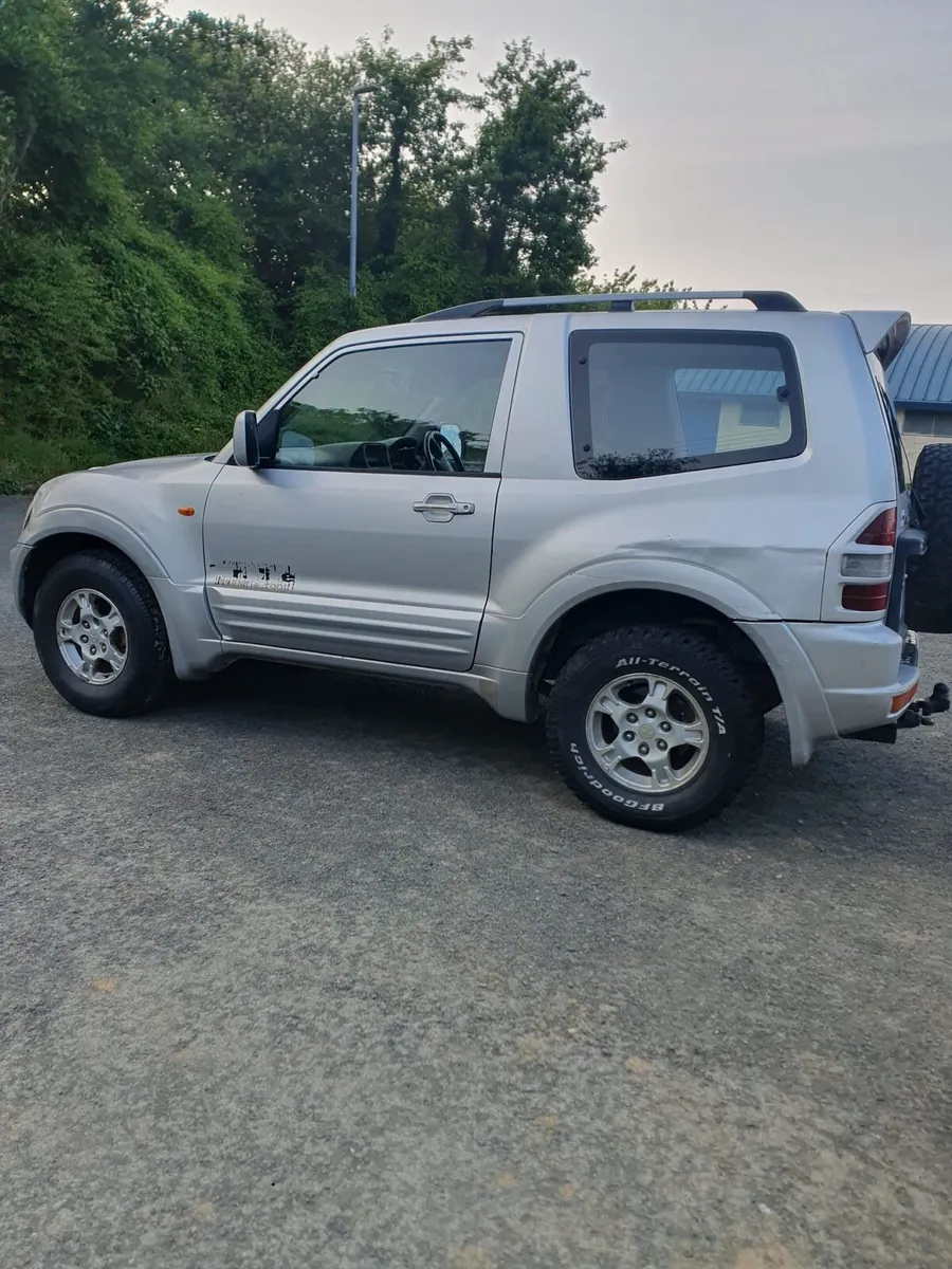 MITSUBISHI JEEP - Image 3