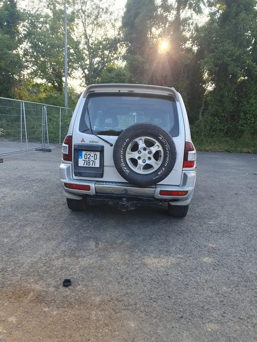 MITSUBISHI JEEP - Image 4