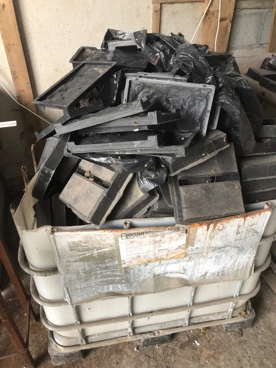 Patio paving slab moulds, possibly 500.to 800 - Image 1