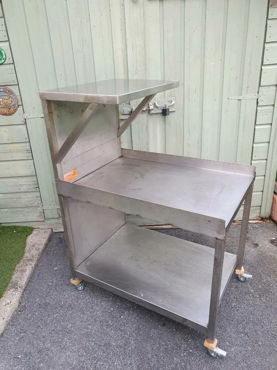 S/S GARAGE  WORK TABLE - Image 1
