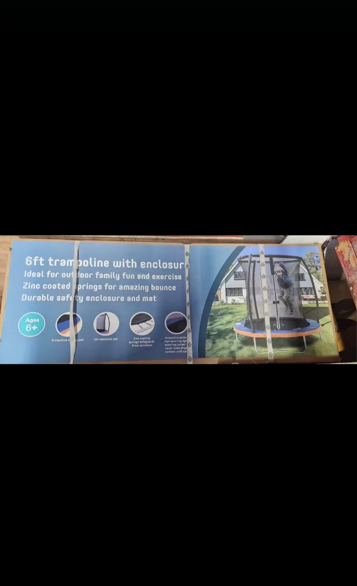 6ft Trampoline and Enclosure NEW