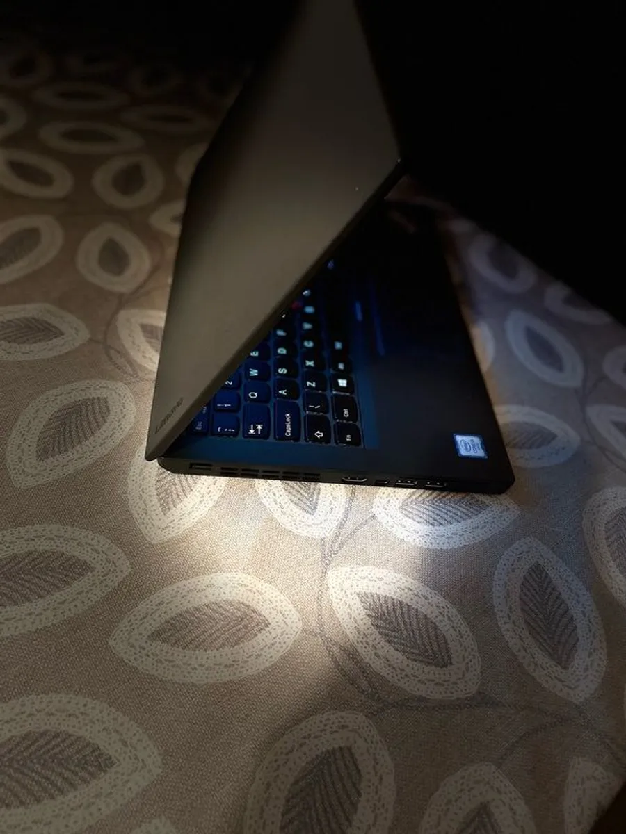 Lenovo thinkpad x260 - Image 2
