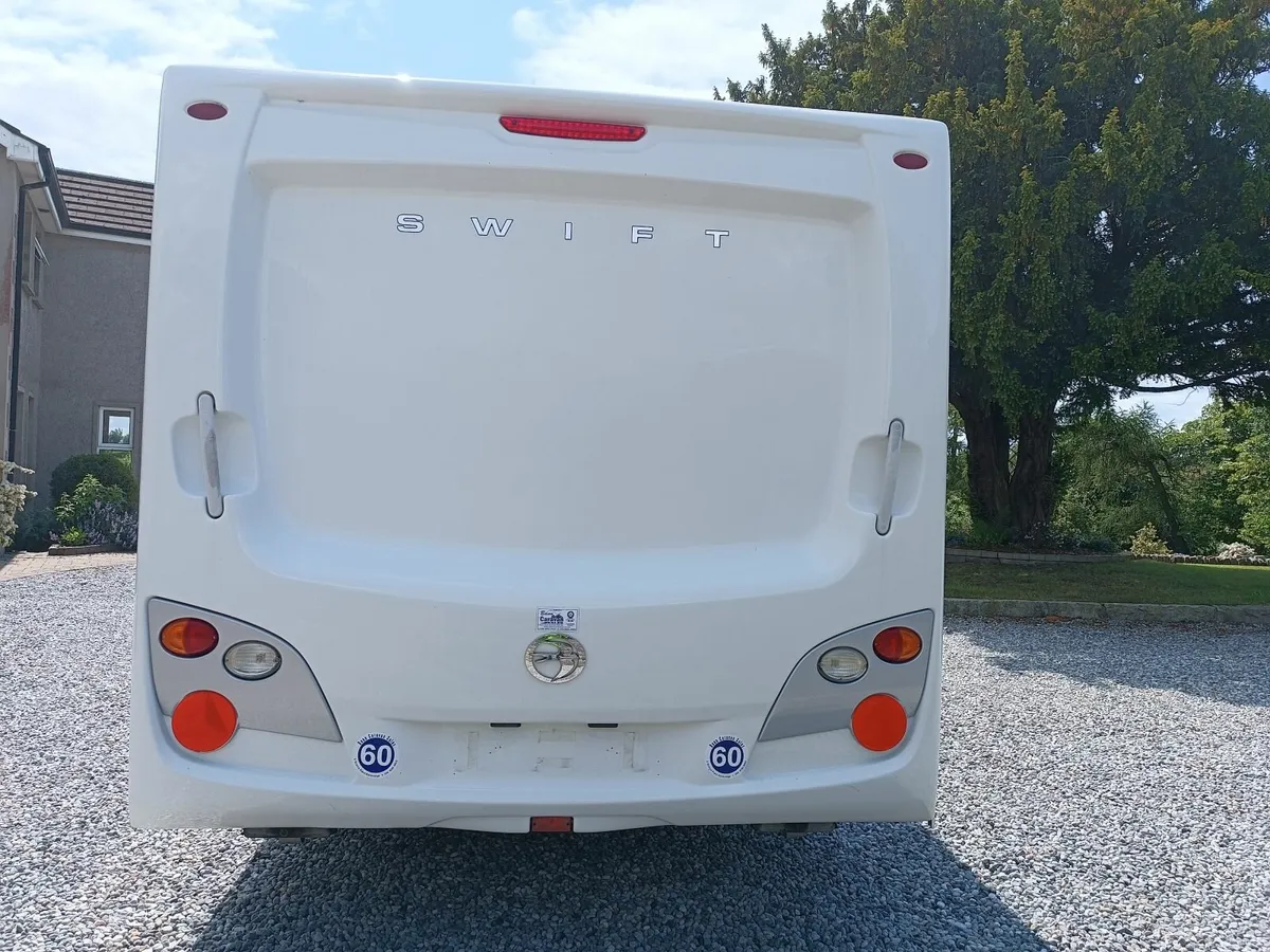 Swift Challenger 560  single axle fixed bed 4berth - Image 3