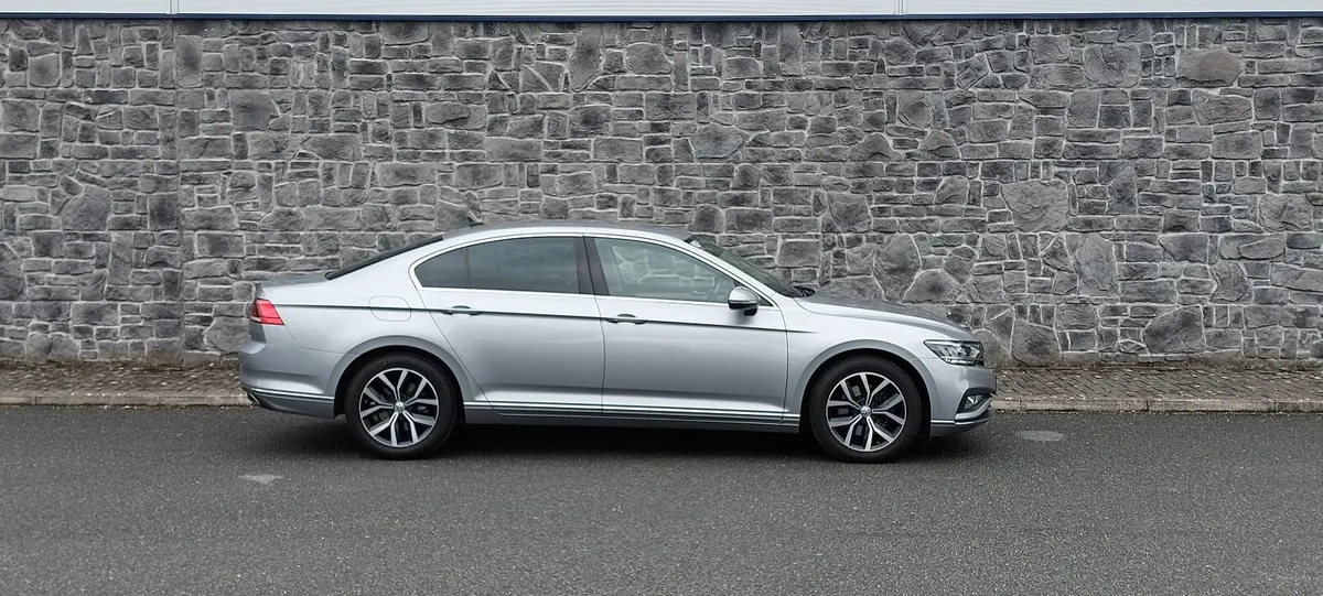Volkswagen Passat 2020 Elegance high spec - Image 2
