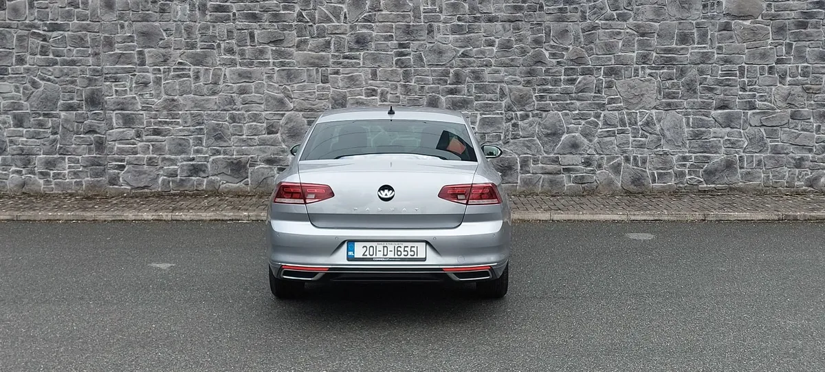 Volkswagen Passat 2020 Elegance high spec - Image 3