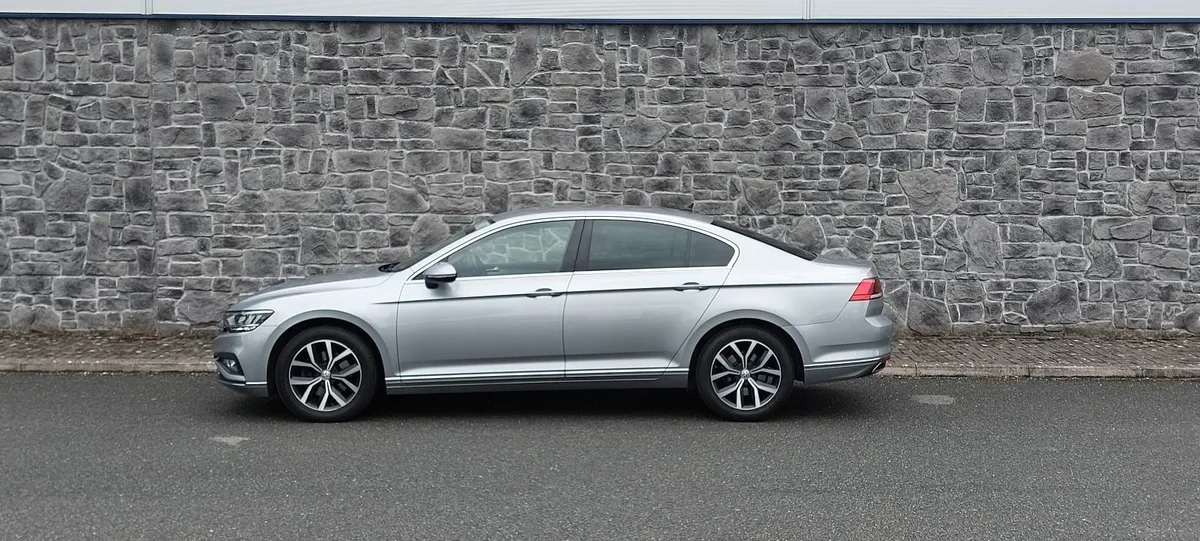 Volkswagen Passat 2020 Elegance high spec - Image 4