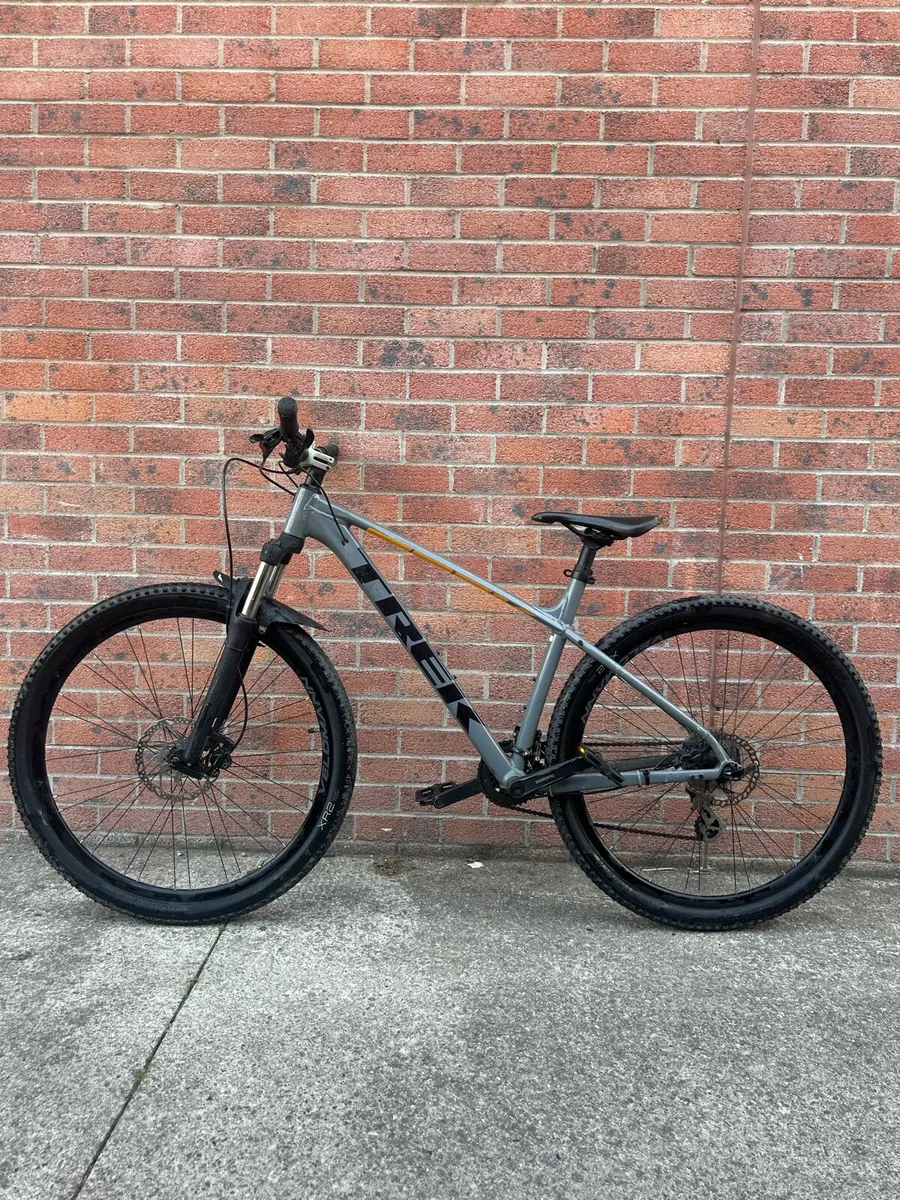 Trek Marlin 6 Mountain Bike - Image 1