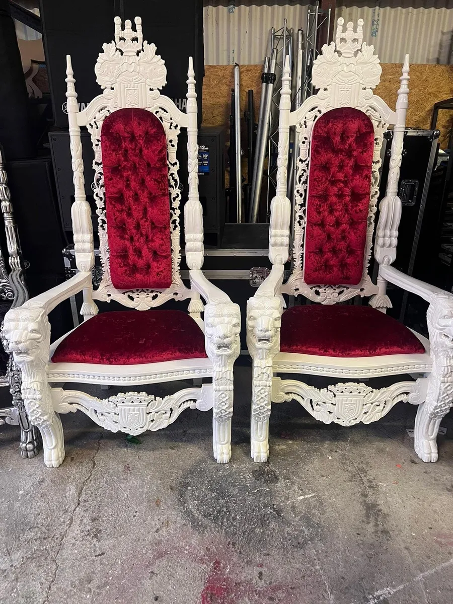 King and Queen thrones