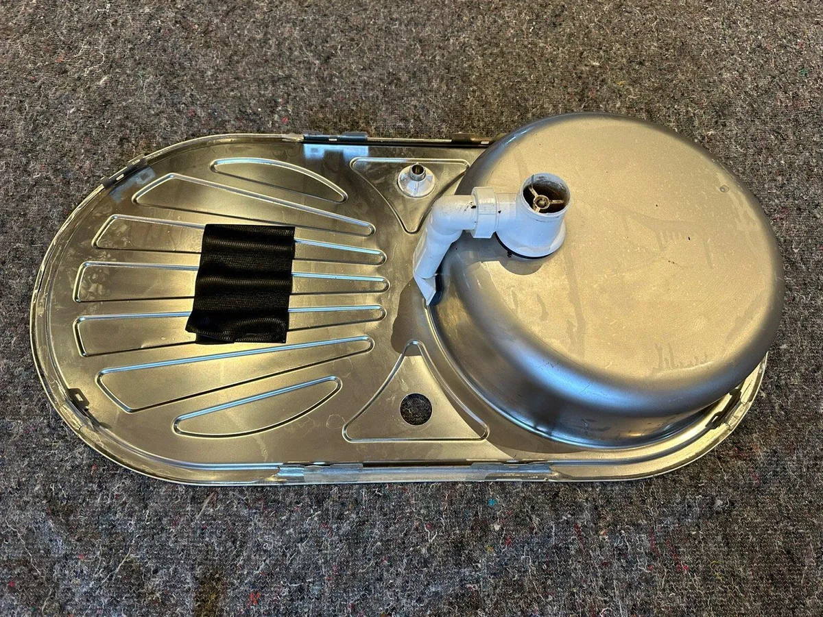 Kitchen sink with Mixer Tap - Image 2