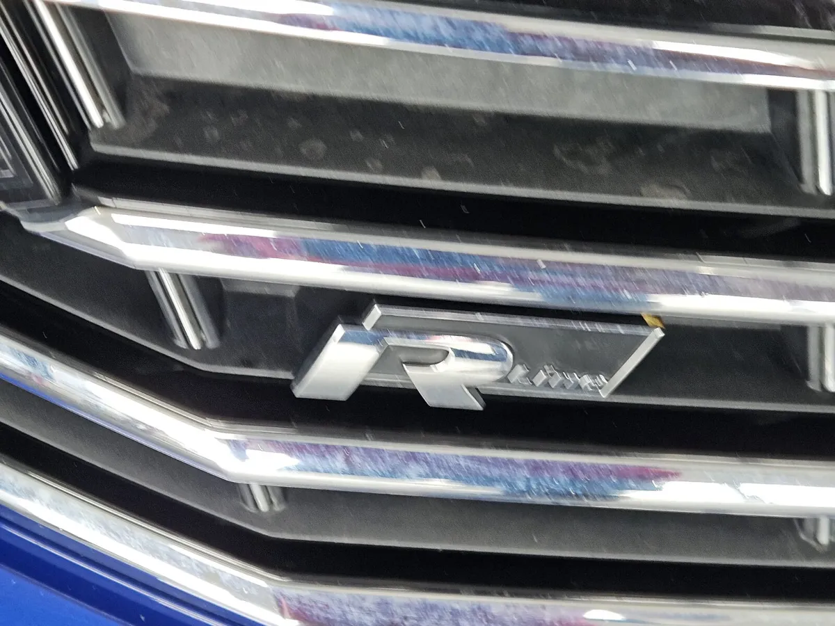 20 VOLKSWAGEN PASSAT RLINE EDITION - Image 4