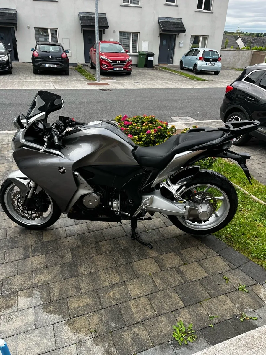 Honda VFR 1200F - Image 4