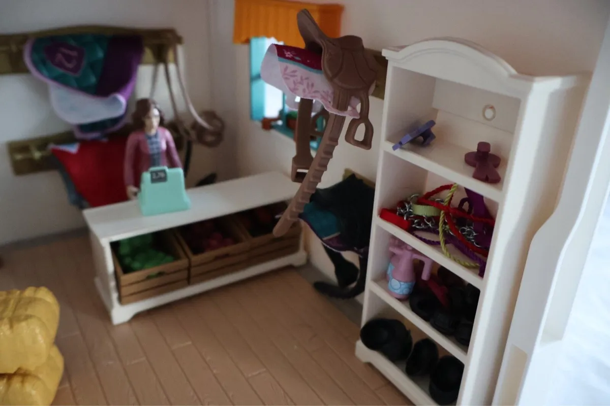 Both parts of the schleich shops - Image 3