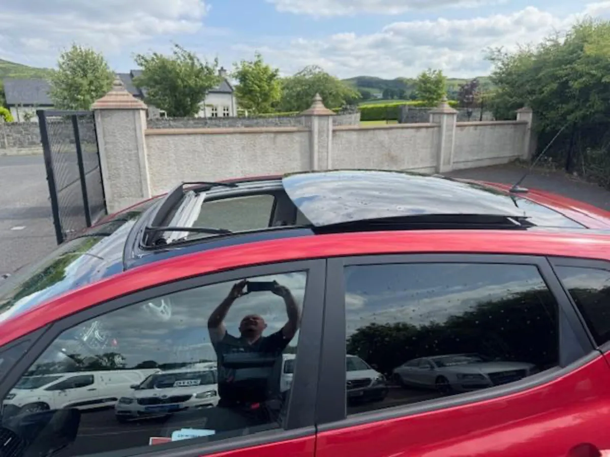 Kia Venga 1.6 Crdi - HIGH SPEC - Image 4