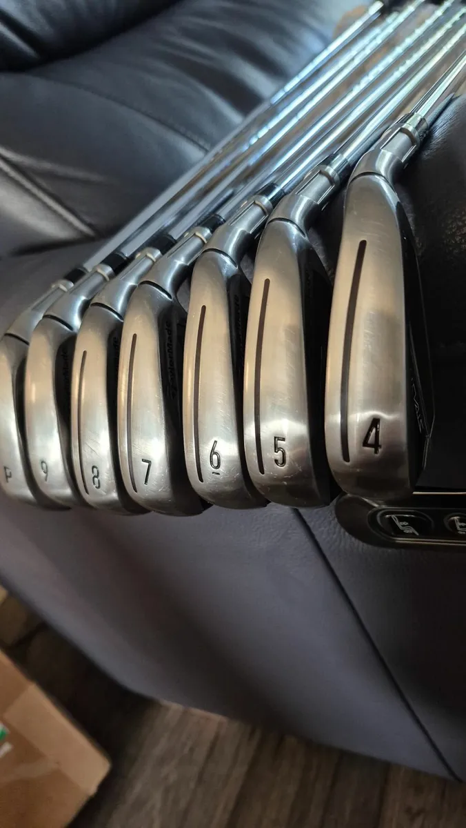 Taylormade Stealth Irons 4-P.W KBS 85g Stiff Shaft - Image 1