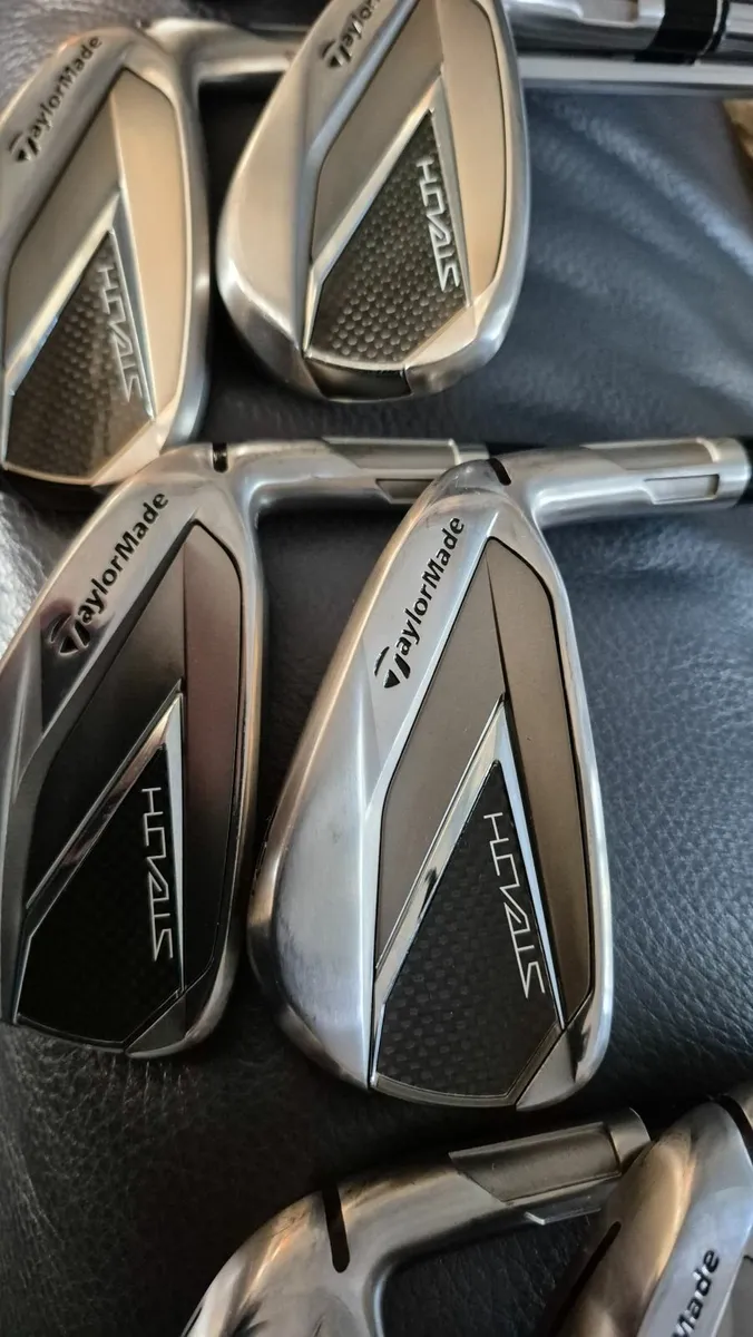 Taylormade Stealth Irons 4-P.W KBS 85g Stiff Shaft - Image 4