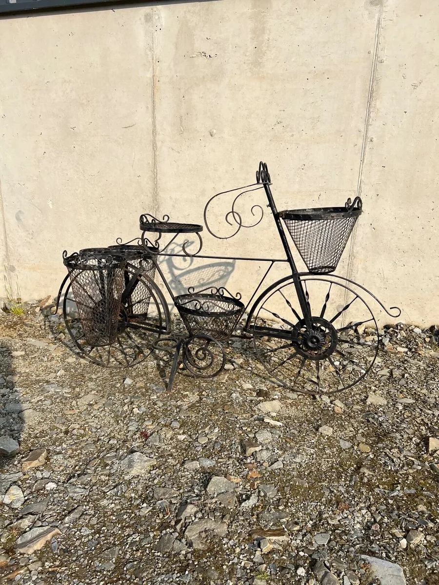 Ornamental garden bicycle - Image 1