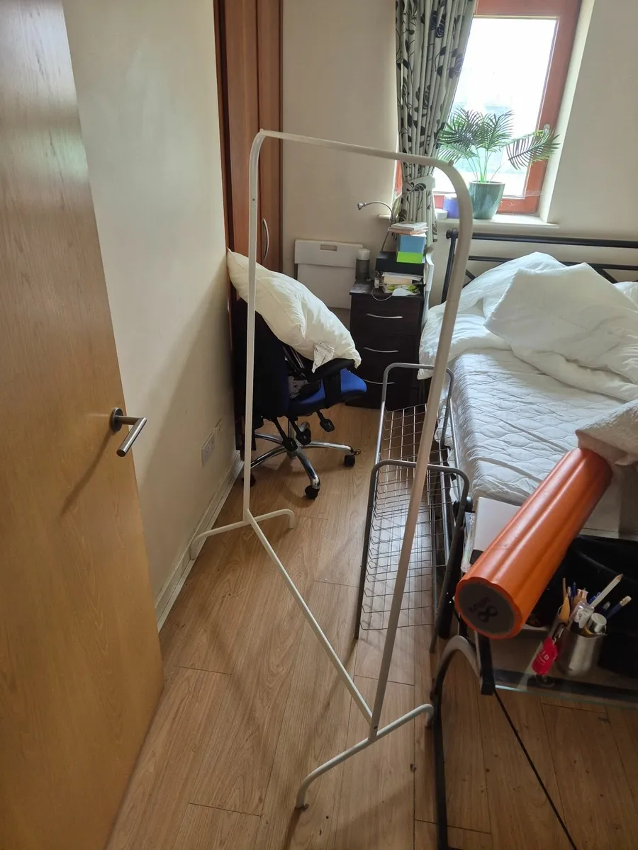 Clothes rail