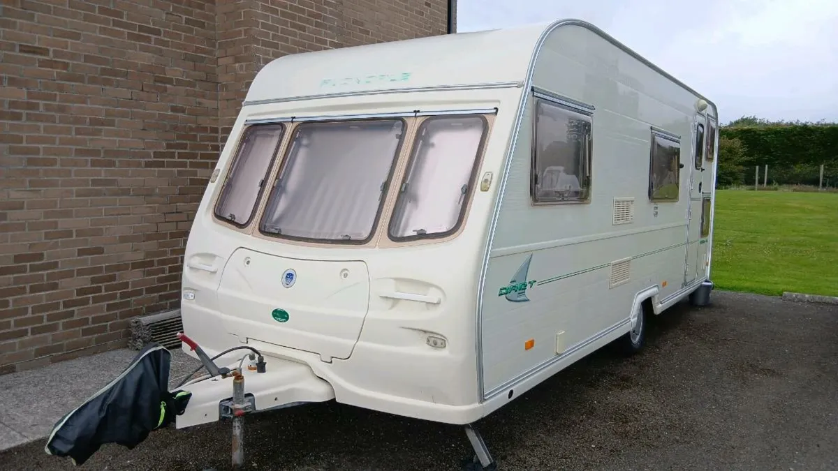 Avondale 6 birth Caravan - Image 1