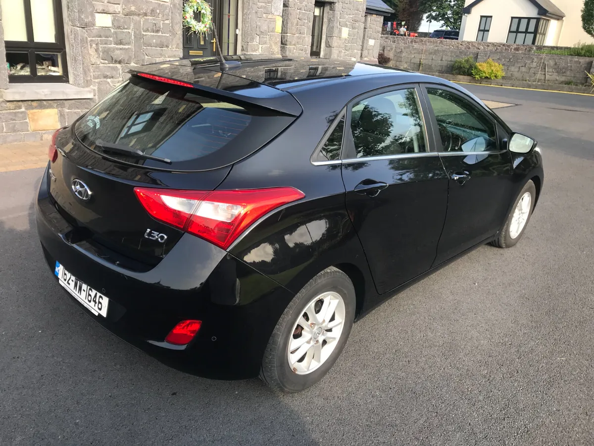 Hyundai i30 SE 1.6 DSL 5DR 2016 - Image 4