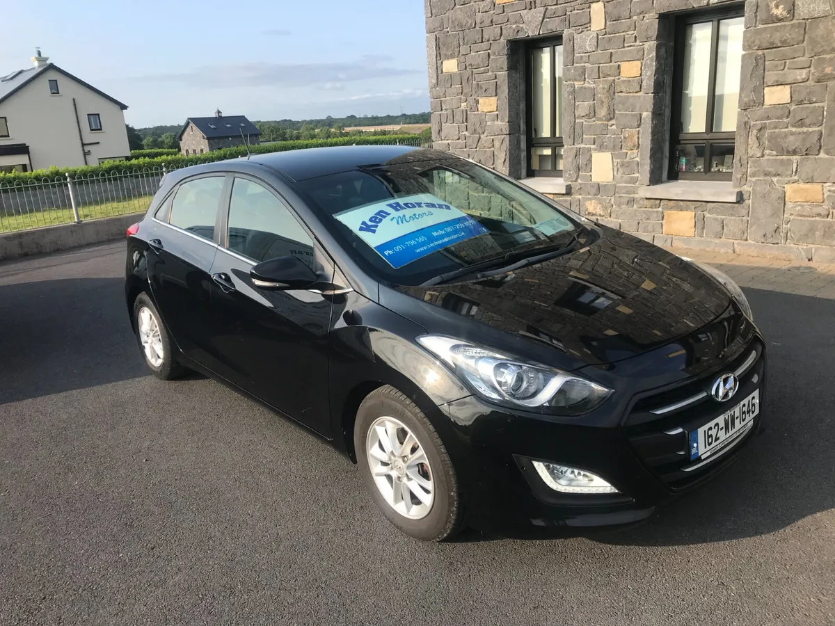 Hyundai i30 SE 1.6 DSL 5DR 2016 - Image 1
