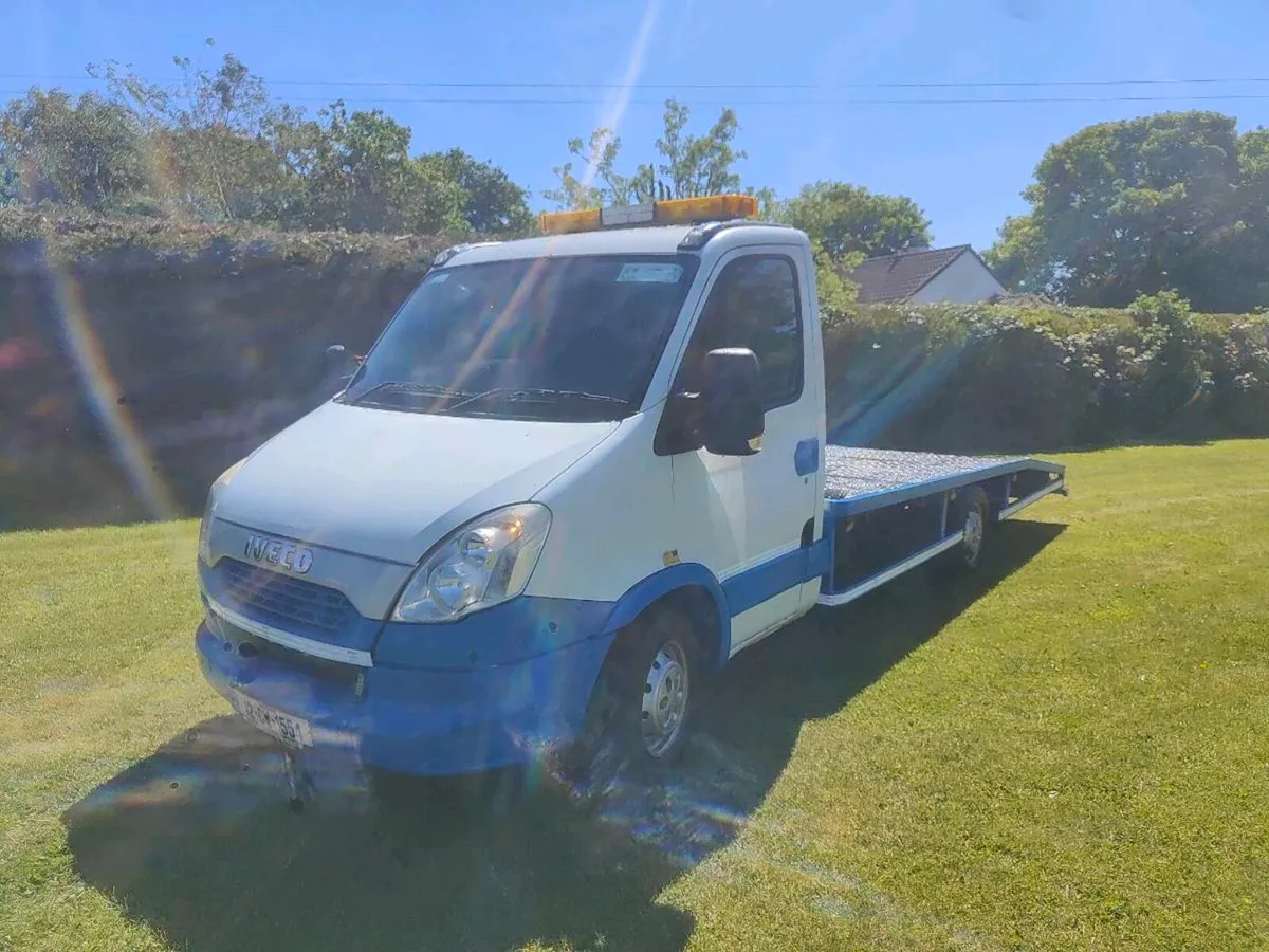 2012 Iveco Daily automatic Beaver tail recovery - Image 1