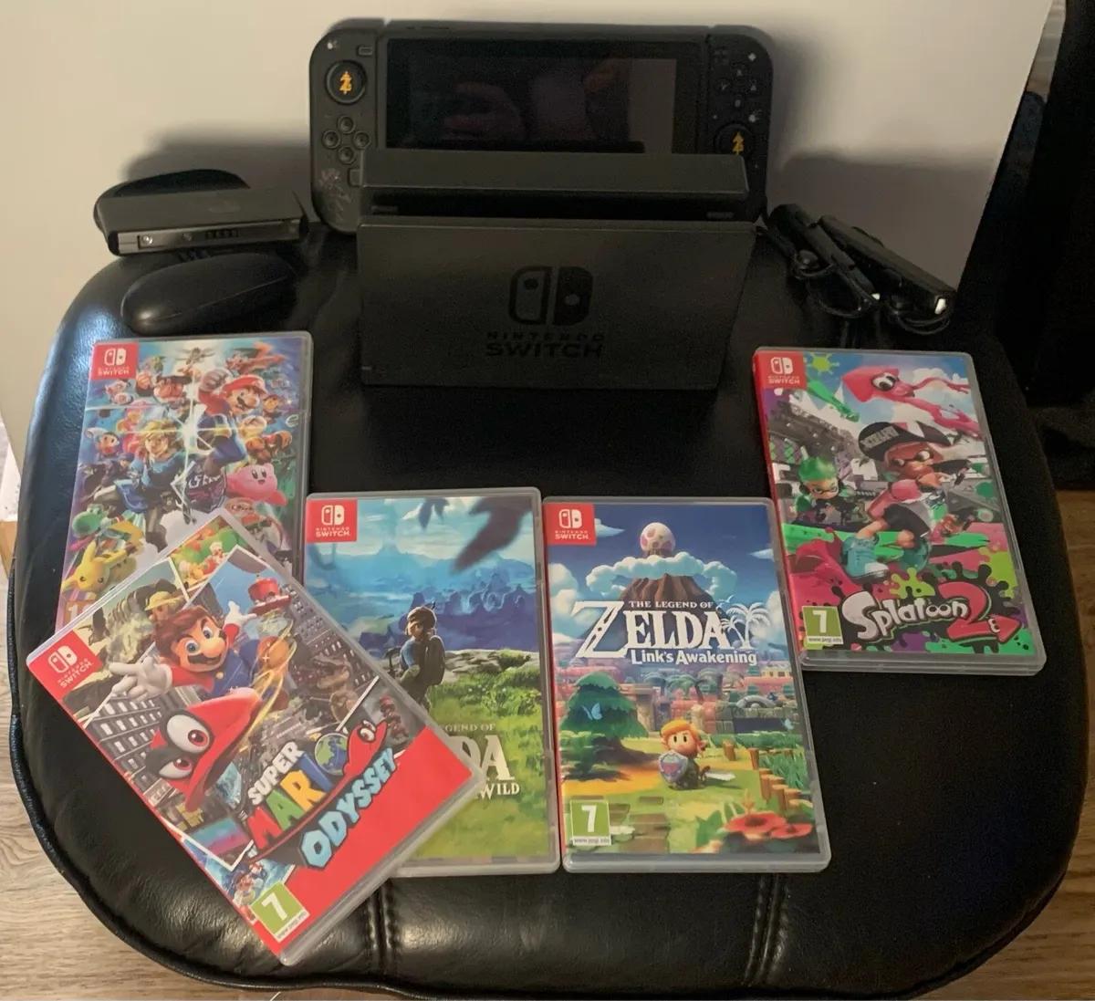 Zelda Edition Nintendo Switch with games. - Image 1