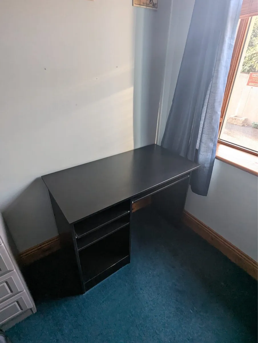 Desk - Image 2