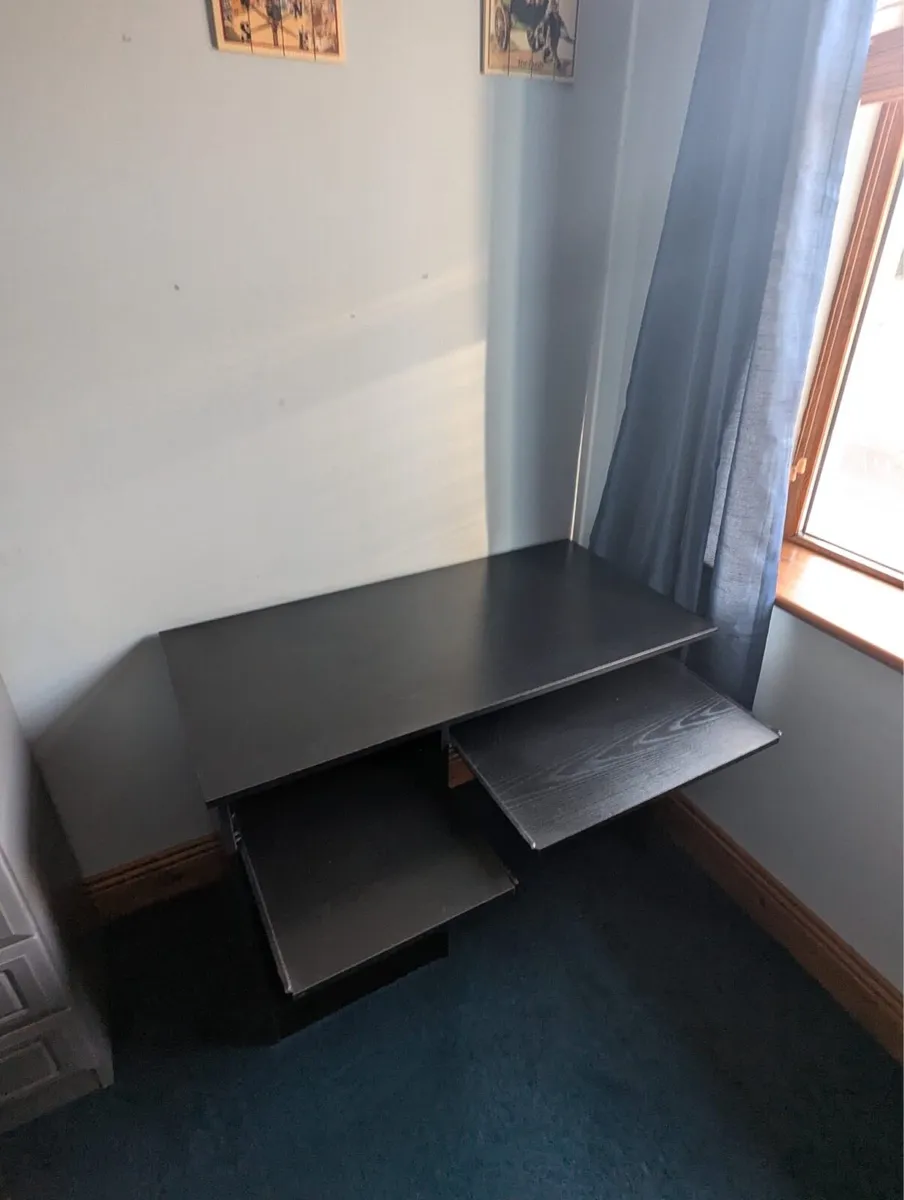Desk - Image 4