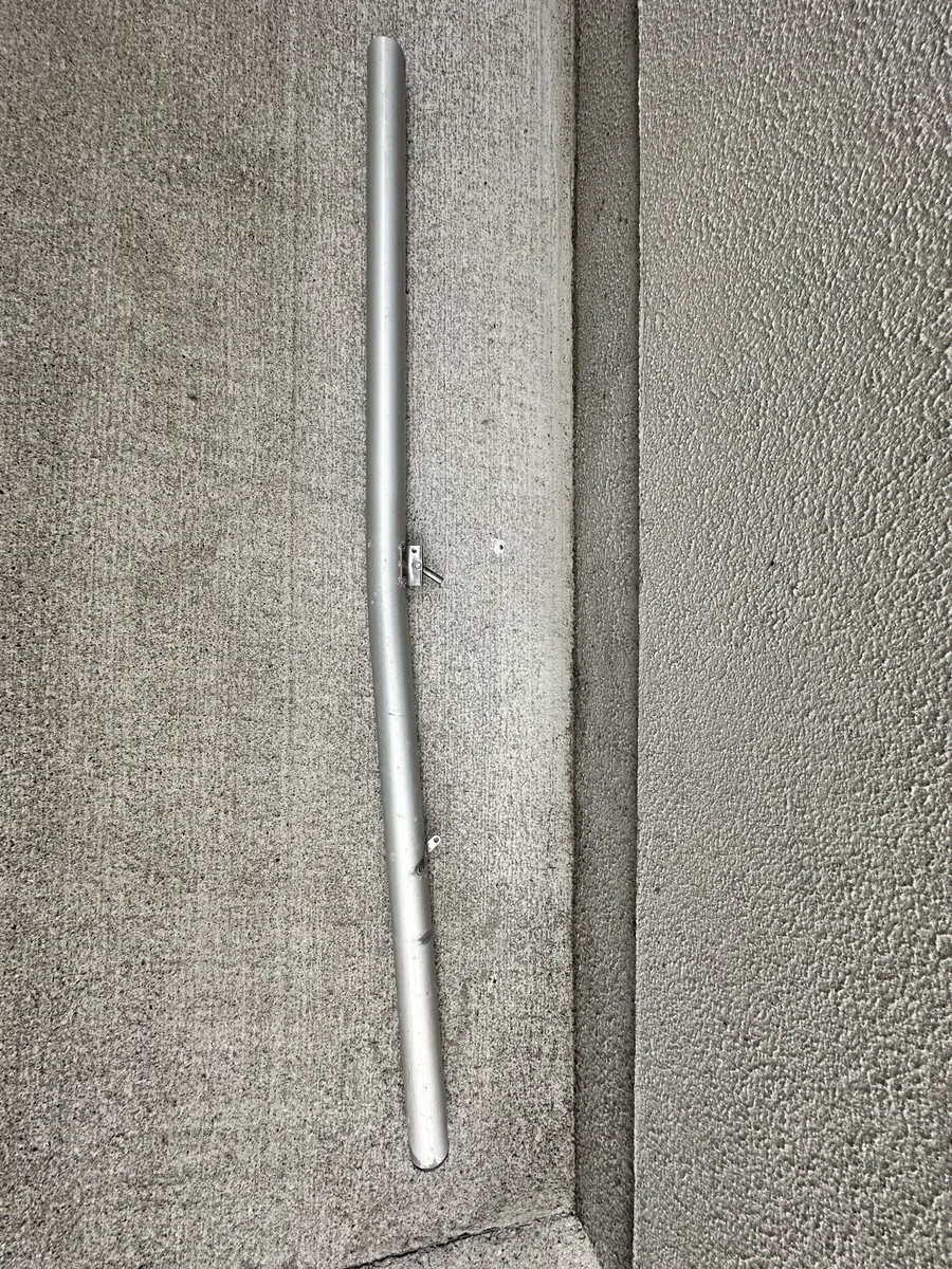 Laser 4.7 lower mast section - Image 1