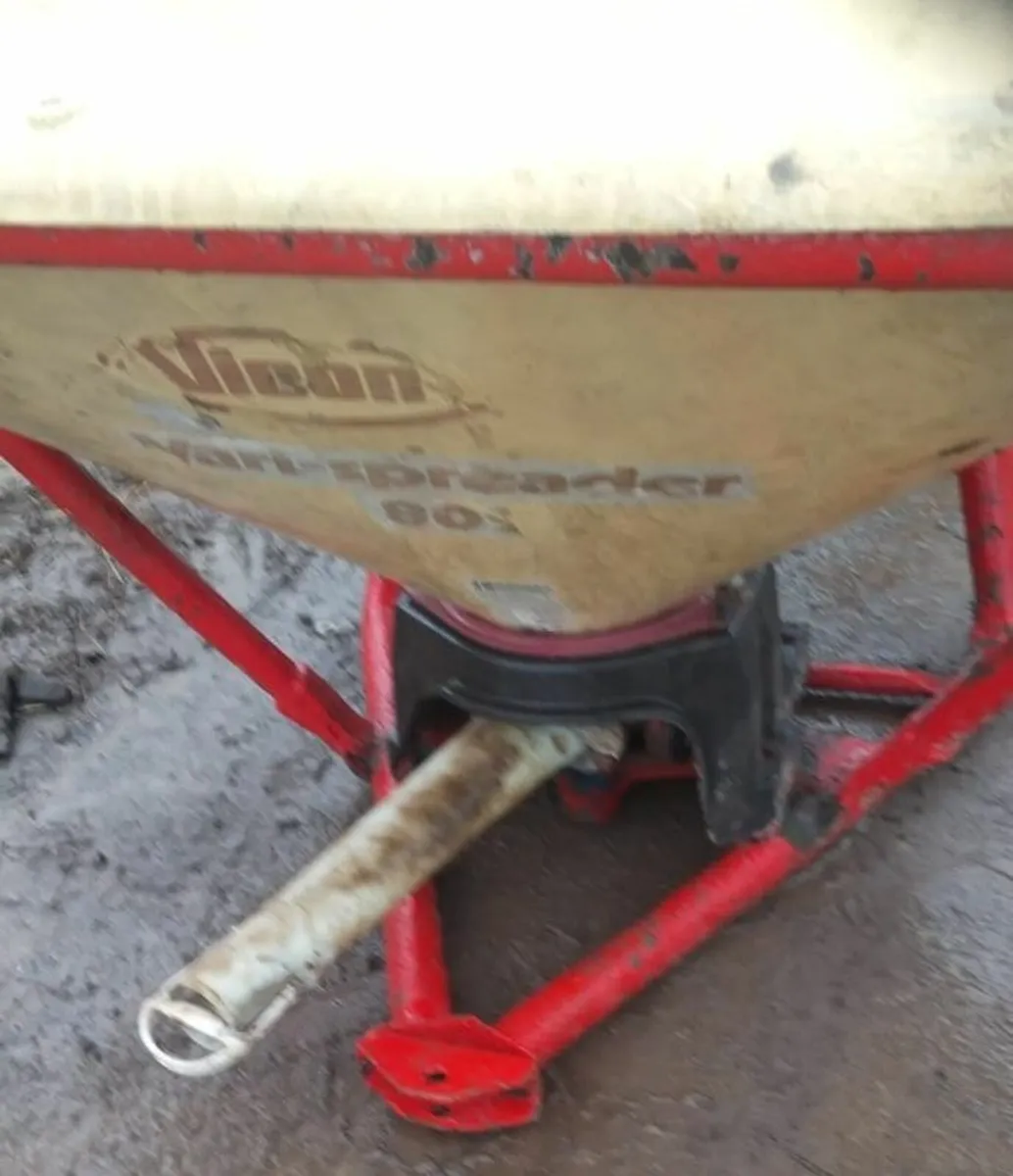 Yard clearance farm machinery - Image 1