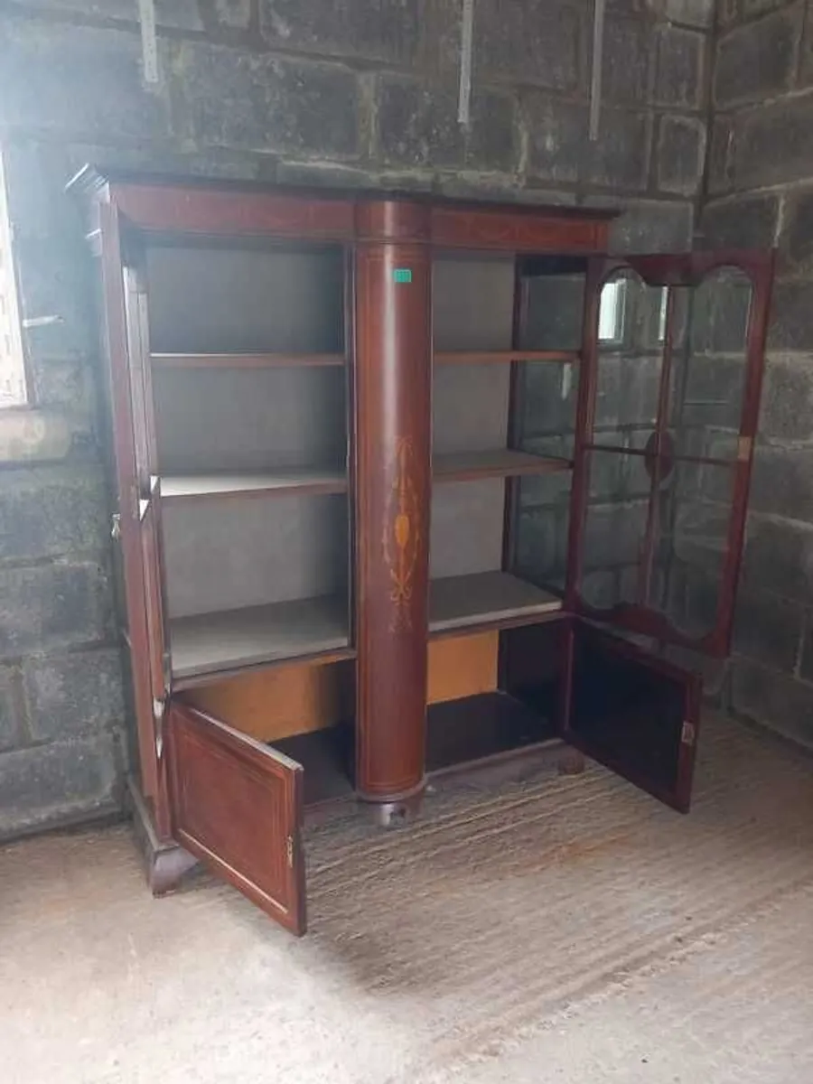 Beautiful Edwardian display cabinet - Image 1