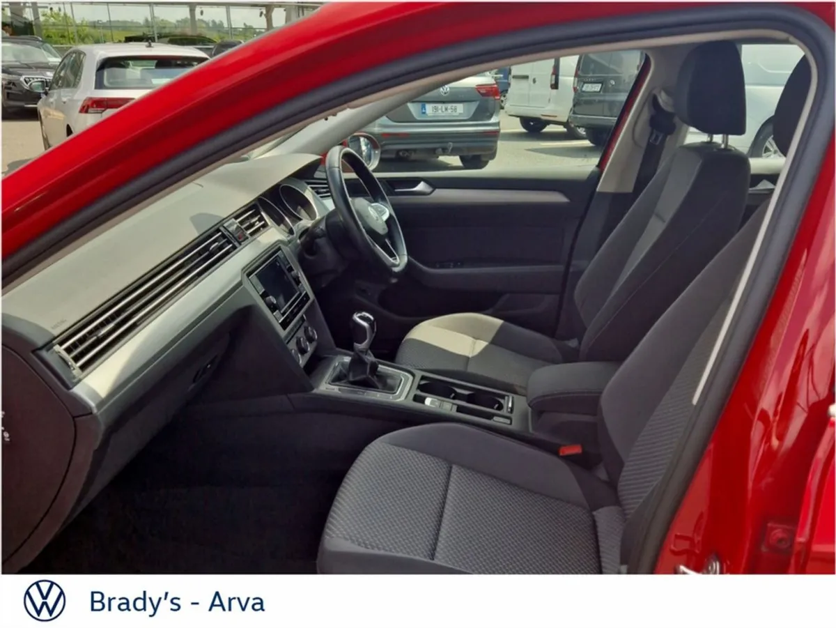 Volkswagen Passat 2.0 TDI 150BHP M6F 4DR - Image 4