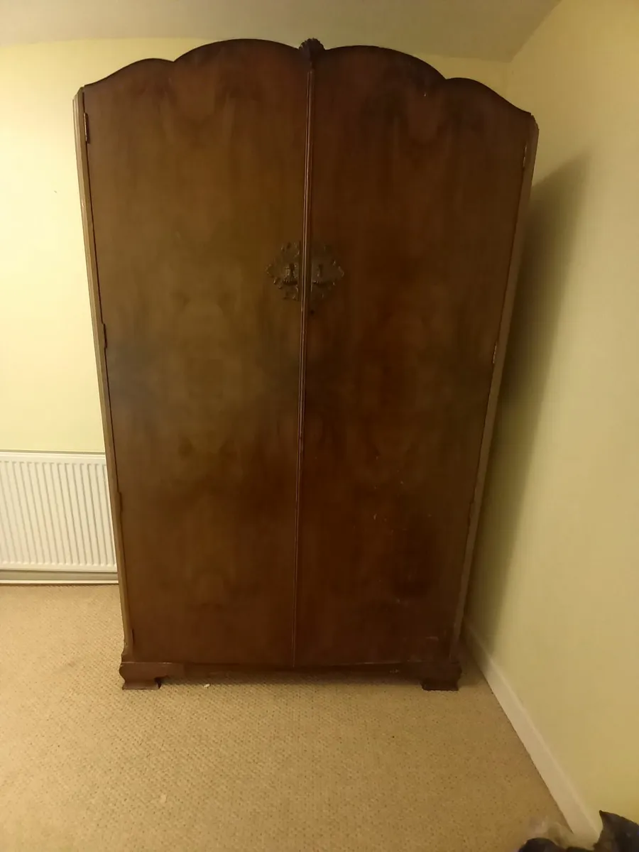 Wardrobe Antique - Image 1