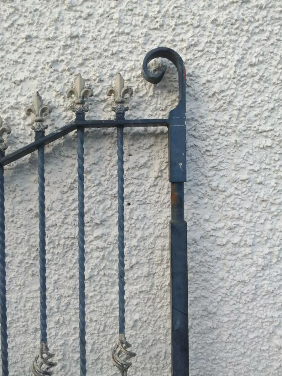 Gates - Image 2