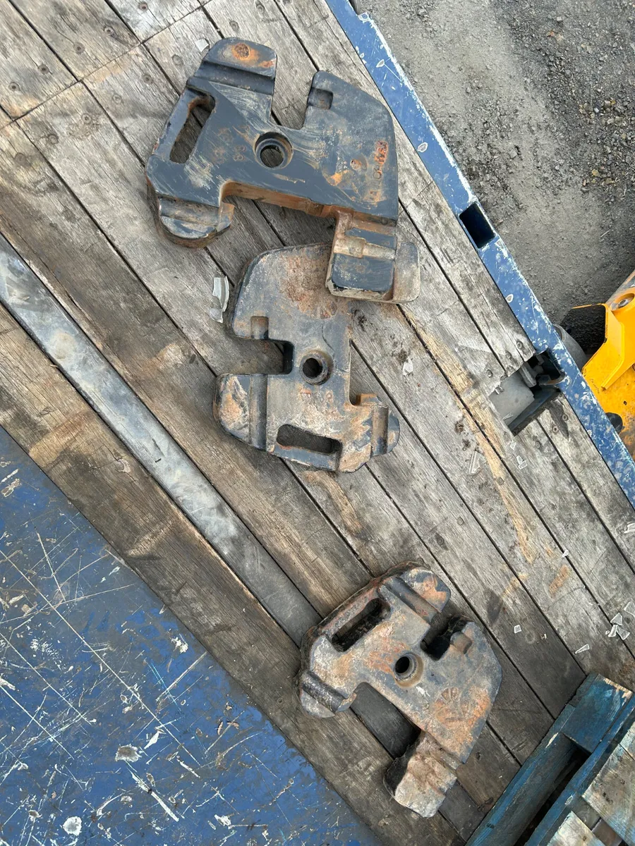 New Holland TL/TLA T5000 Front weights - Image 3