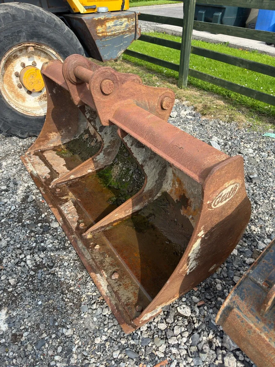 13 TON SHEUGH GRADING BUCKET - Image 1