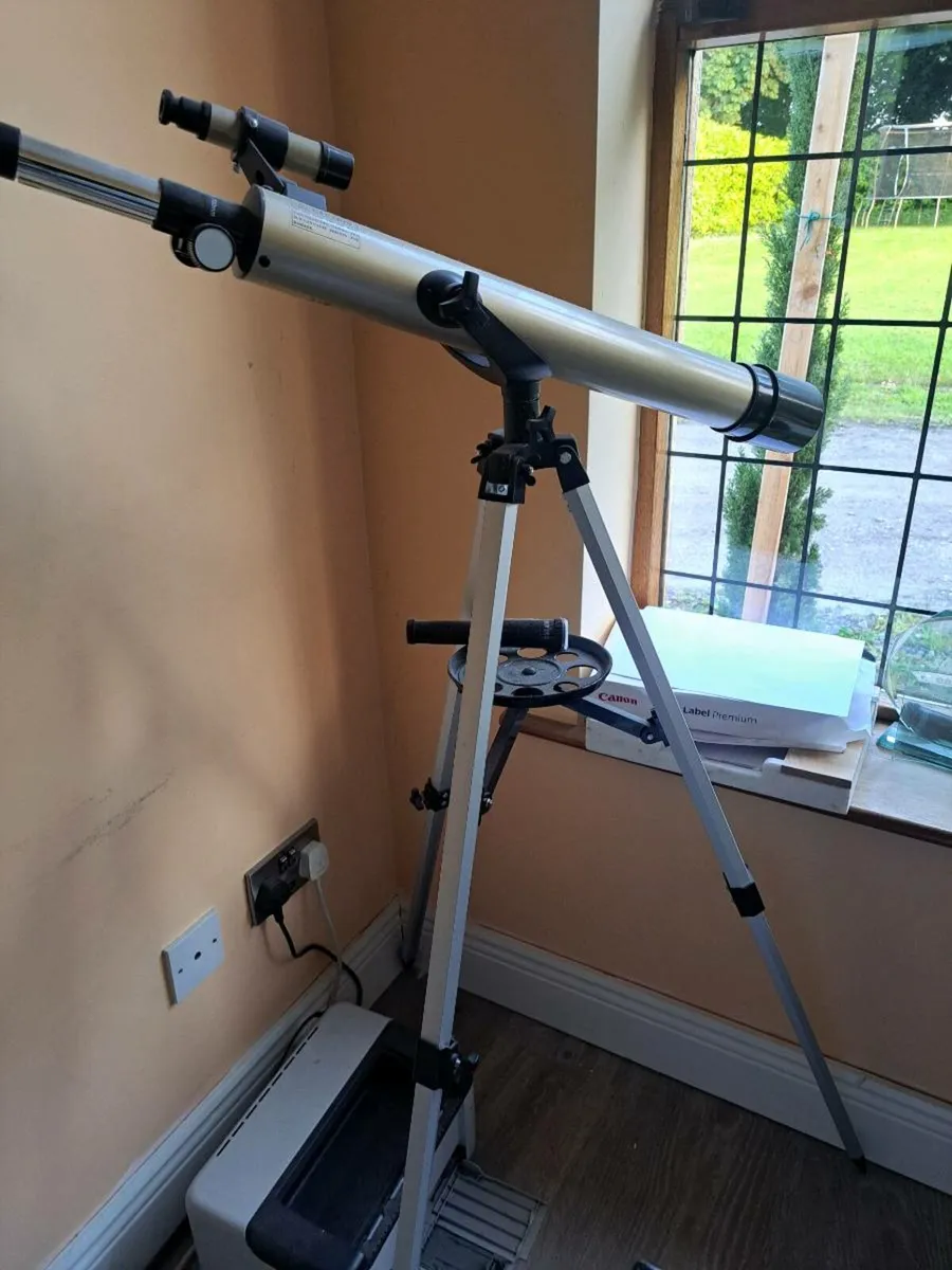 Fusion Science Refractor Toy Telescope 700mm - Image 1