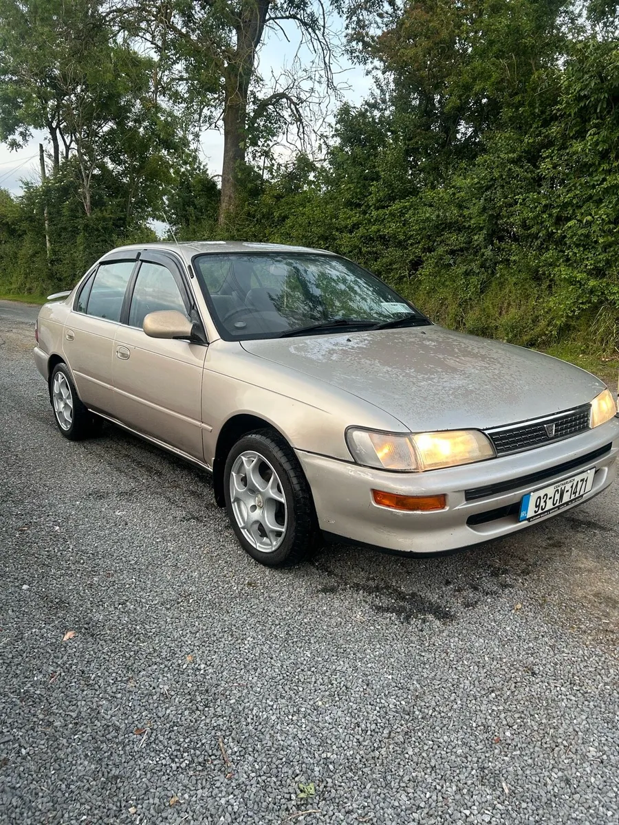 1993 Toyota Corolla saloon - Image 1