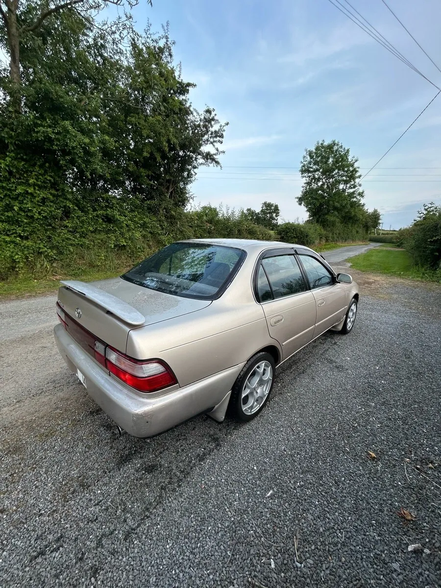1993 Toyota Corolla saloon - Image 2