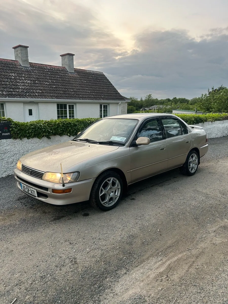 1993 Toyota Corolla saloon - Image 4