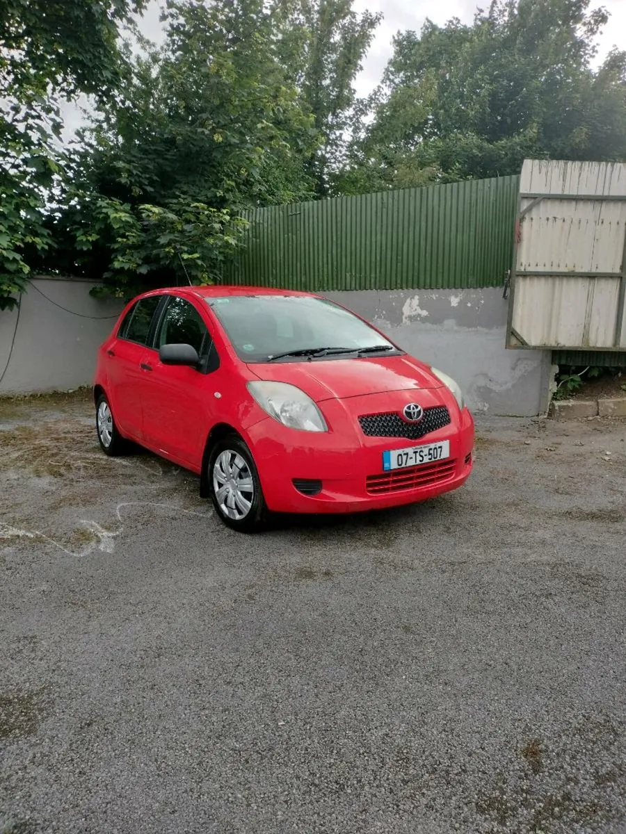 2007 Toyota yaris - Image 1