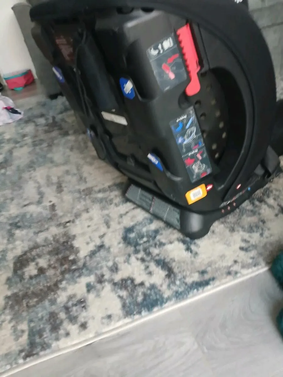 Child Car Seat - Image 4