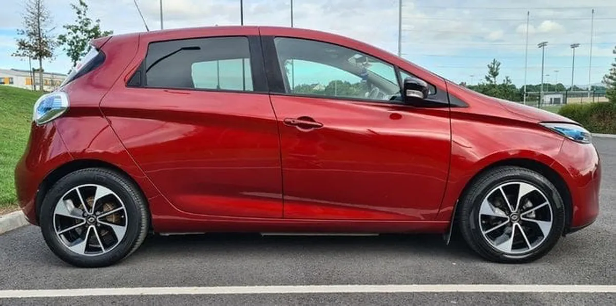 RENAULT  ZOE 2019 SPOTLESS NCT JAN 2027 - Image 4