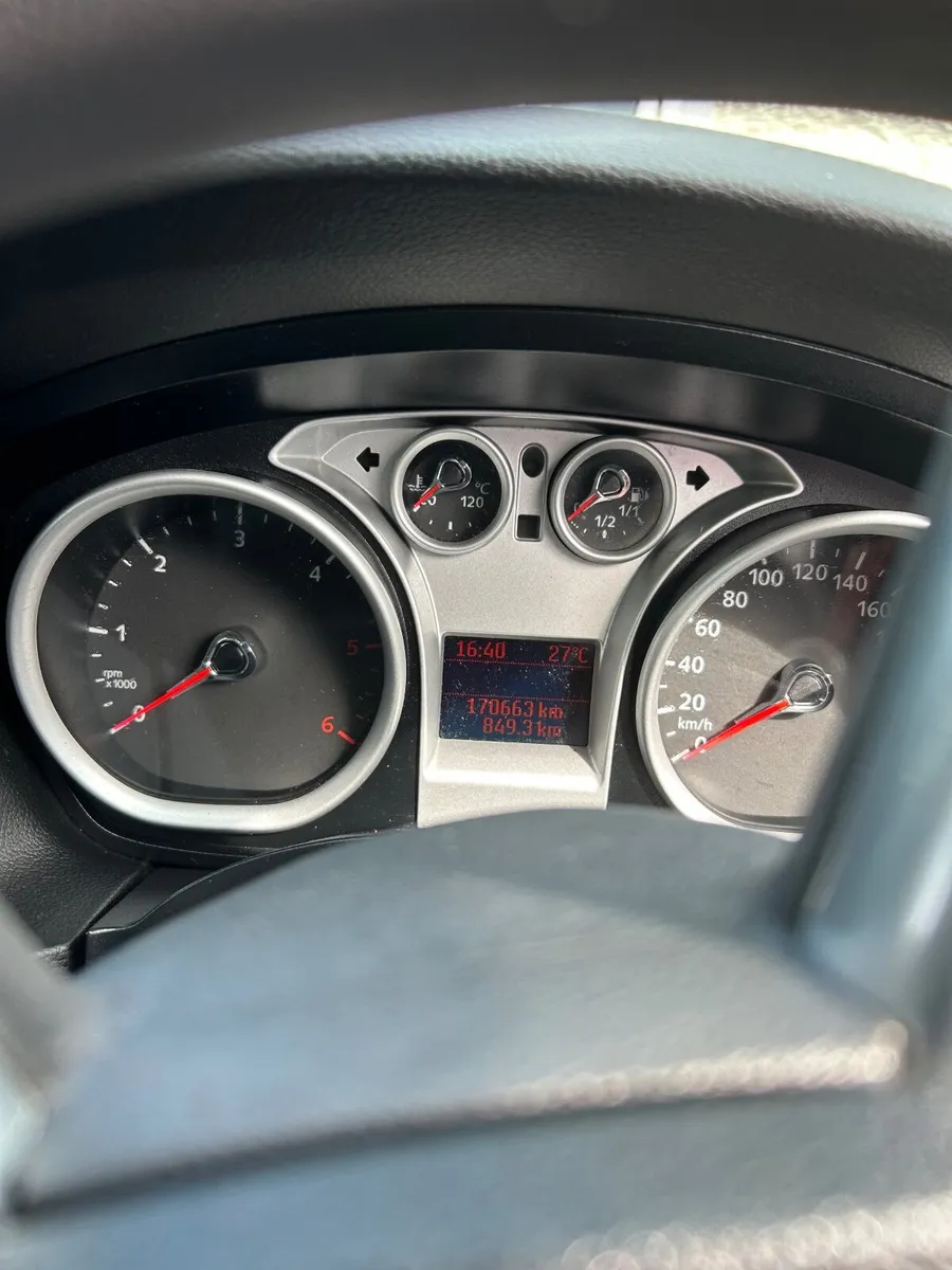 Ford Focus *low mileage* - Image 2